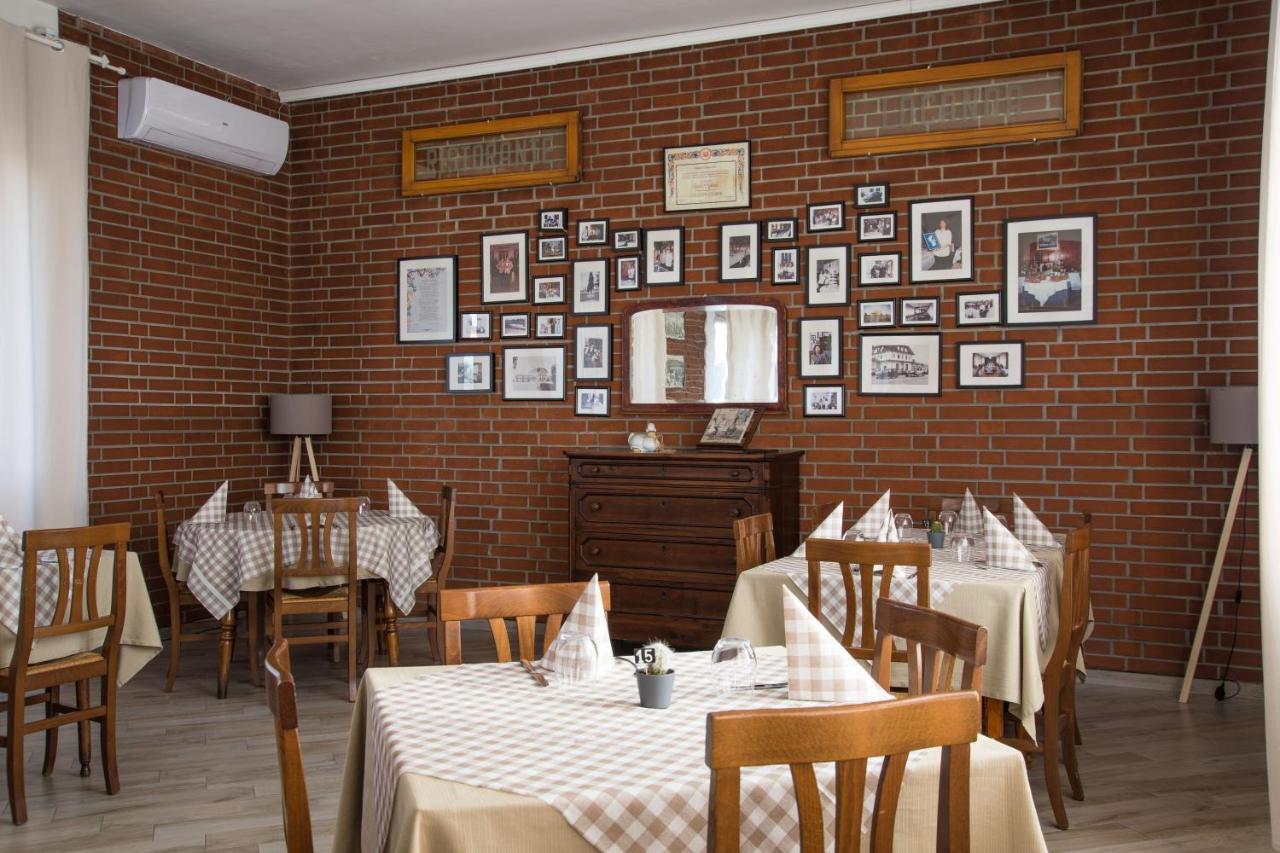 Locanda La Castellana Castello d'Agogna Exterior foto